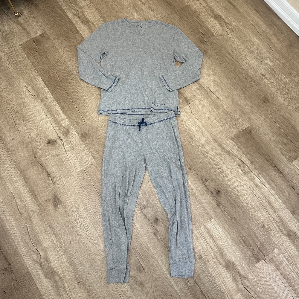 AMERICAN AIRLINES Recliner Flagship First Class Pajama Size S/M